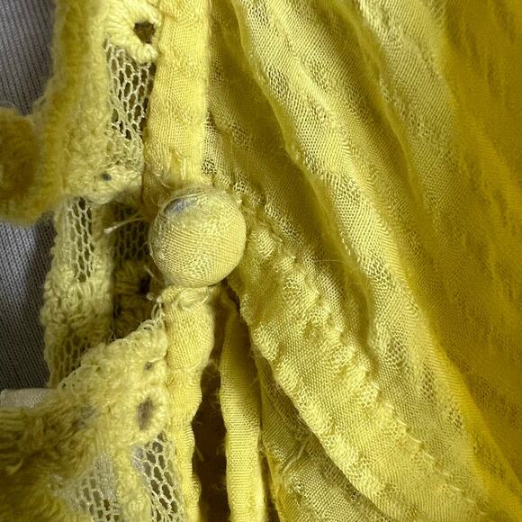 Anthropologie Maeve Victoria Blouse 8 Yellow Lace Ruffle Sleeveless Keyhole Chic - Picture 11 of 11